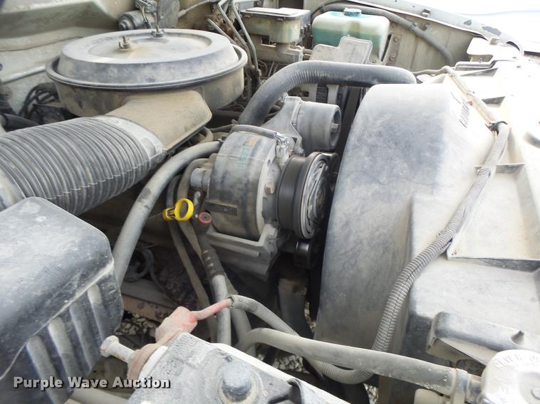 image for item K5546 1995 Chevrolet 3500 flatbed pickup truck