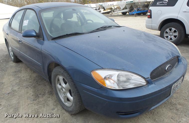image for item K5547 2004 Ford Taurus