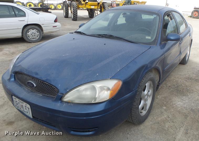 image for item K5547 2004 Ford Taurus