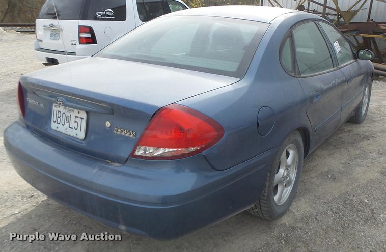 image for item K5547 2004 Ford Taurus