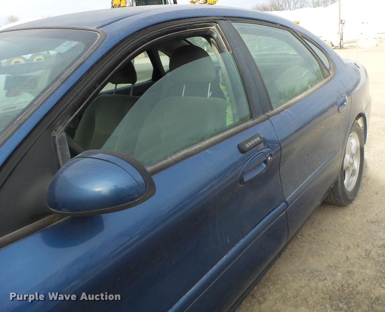 image for item K5547 2004 Ford Taurus