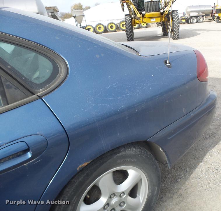 image for item K5547 2004 Ford Taurus