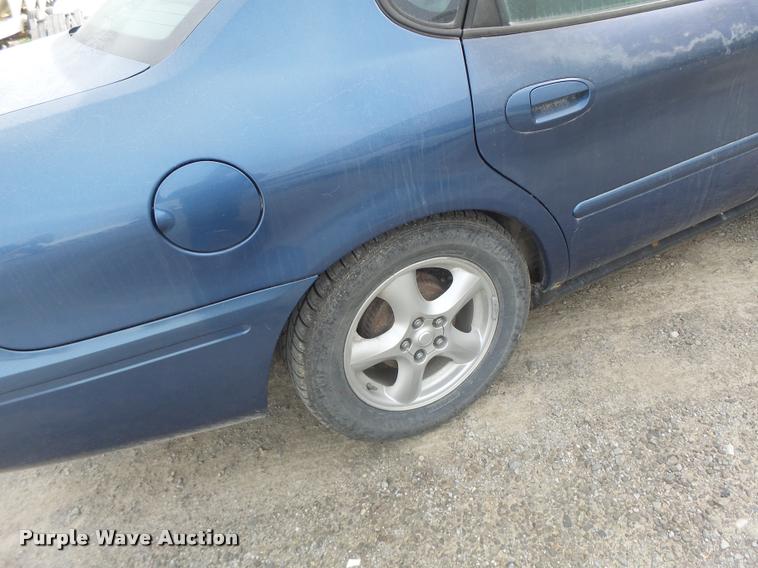 image for item K5547 2004 Ford Taurus