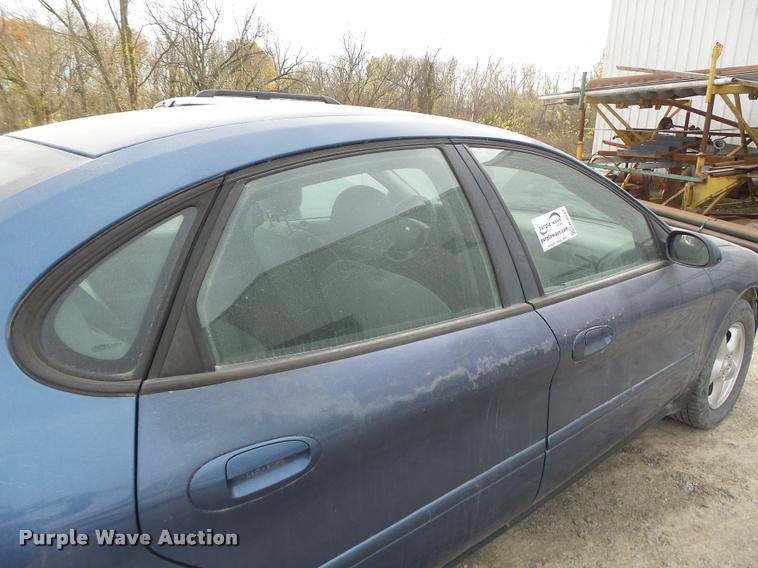 image for item K5547 2004 Ford Taurus