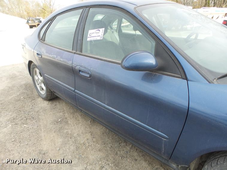 image for item K5547 2004 Ford Taurus