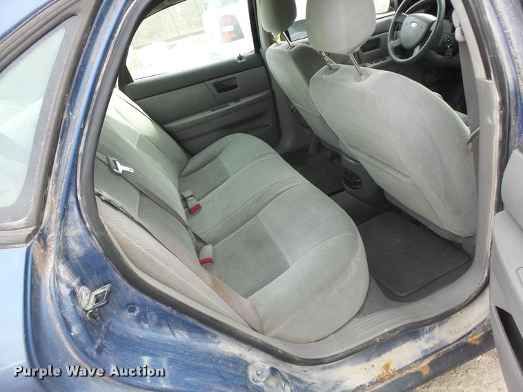 image for item K5547 2004 Ford Taurus