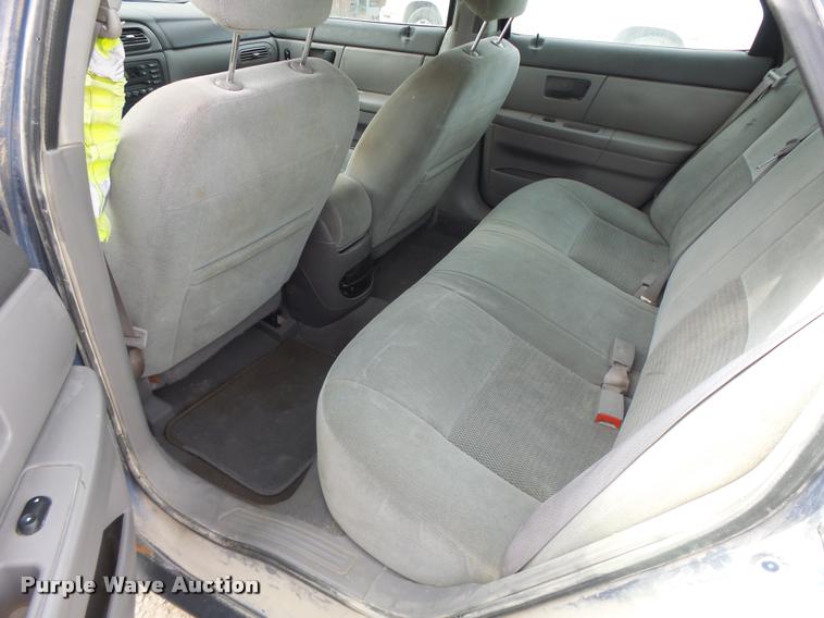 image for item K5547 2004 Ford Taurus