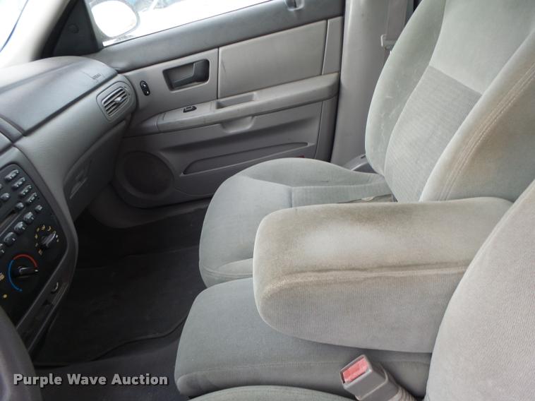 image for item K5547 2004 Ford Taurus