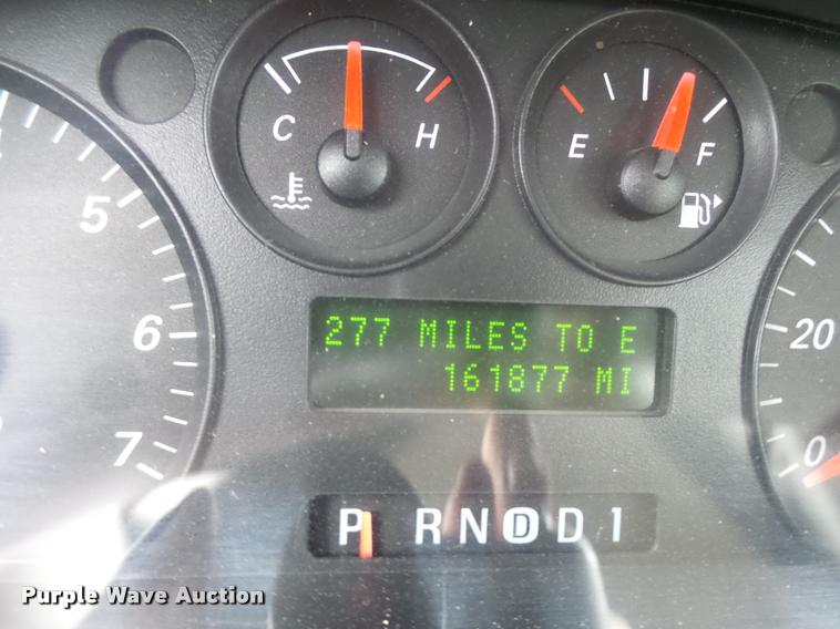 image for item K5547 2004 Ford Taurus