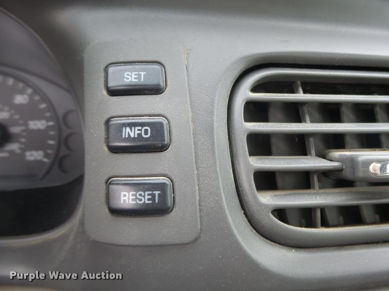 image for item K5547 2004 Ford Taurus