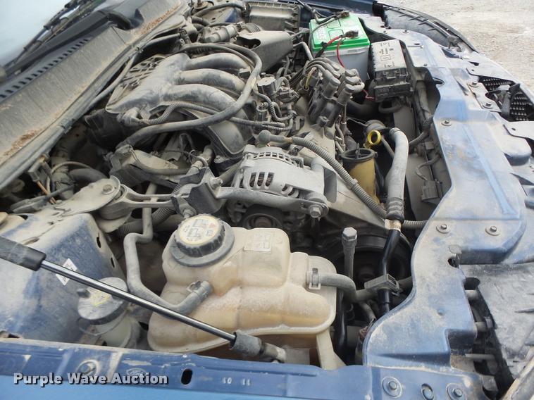 image for item K5547 2004 Ford Taurus