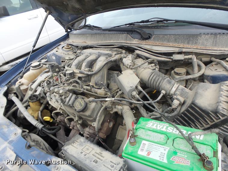 image for item K5547 2004 Ford Taurus