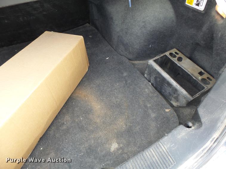 image for item K5547 2004 Ford Taurus