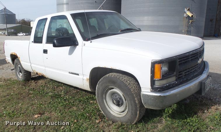 image for item K5571 1998 Chevrolet 2500 Ext. Cab pickup truck