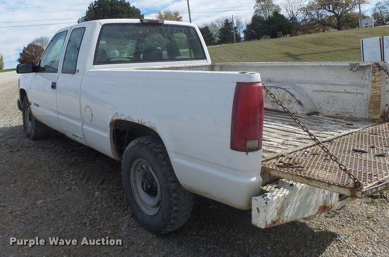 image for item K5571 1998 Chevrolet 2500 Ext. Cab pickup truck