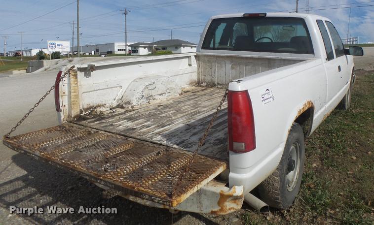 image for item K5571 1998 Chevrolet 2500 Ext. Cab pickup truck