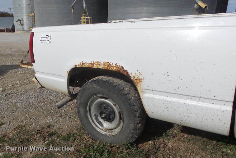 image for item K5571 1998 Chevrolet 2500 Ext. Cab pickup truck