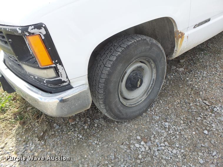 image for item K5571 1998 Chevrolet 2500 Ext. Cab pickup truck