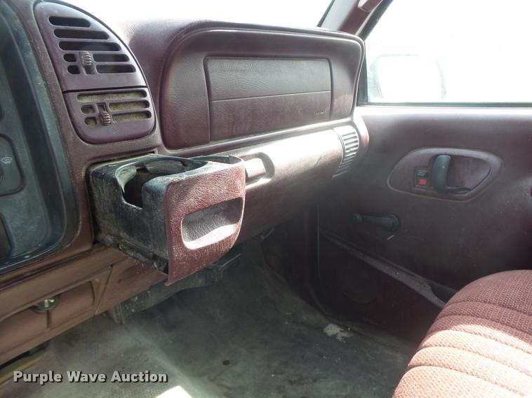 image for item K5571 1998 Chevrolet 2500 Ext. Cab pickup truck