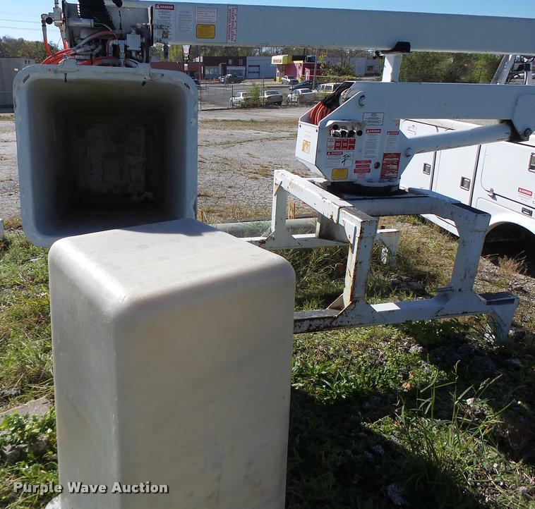 image for item K5592 2002 Brand FX service bed