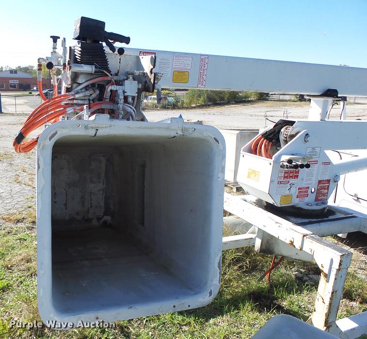 image for item K5592 2002 Brand FX service bed