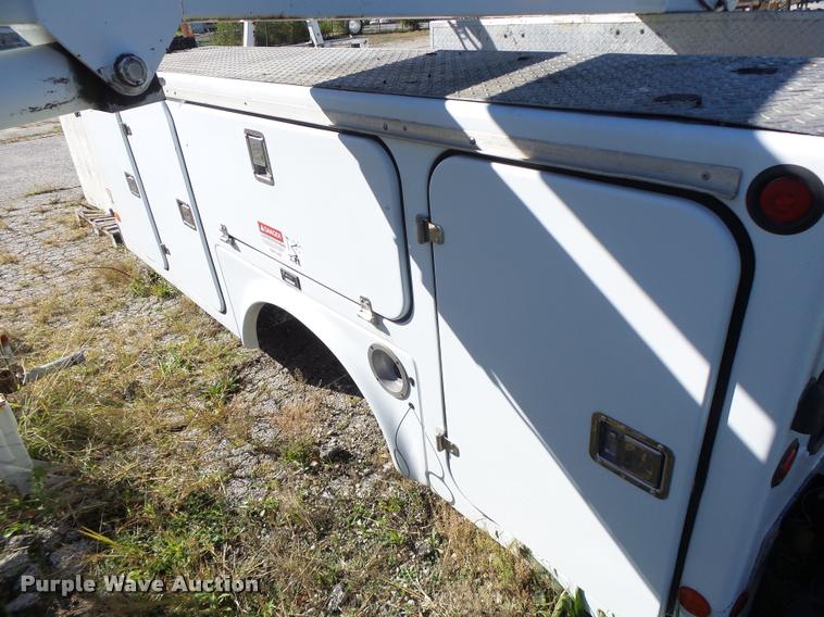 image for item K5592 2002 Brand FX service bed