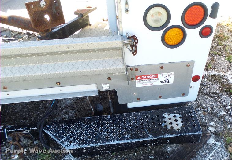 image for item K5592 2002 Brand FX service bed