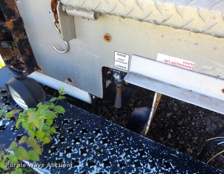 image for item K5592 2002 Brand FX service bed