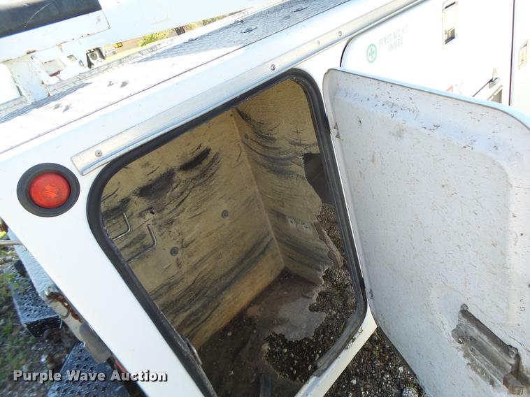 image for item K5592 2002 Brand FX service bed