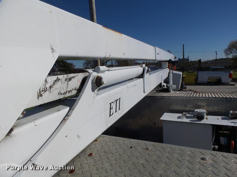 image for item K5592 2002 Brand FX service bed