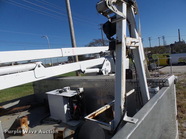 image for item K5592 2002 Brand FX service bed