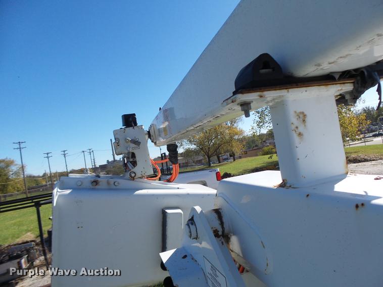 image for item K5592 2002 Brand FX service bed