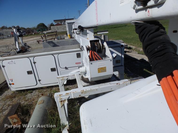 image for item K5592 2002 Brand FX service bed