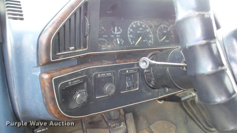 image for item K8101 1987 Ford F350 XL dump bed pickup truck