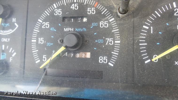 image for item K8101 1987 Ford F350 XL dump bed pickup truck