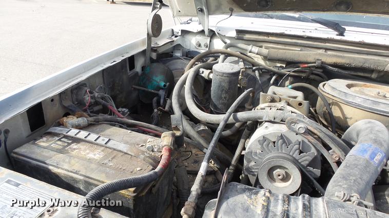 image for item K8101 1987 Ford F350 XL dump bed pickup truck