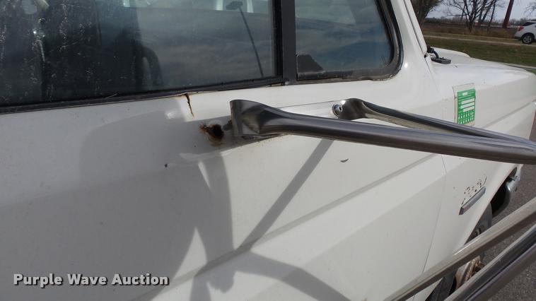 image for item K8101 1987 Ford F350 XL dump bed pickup truck