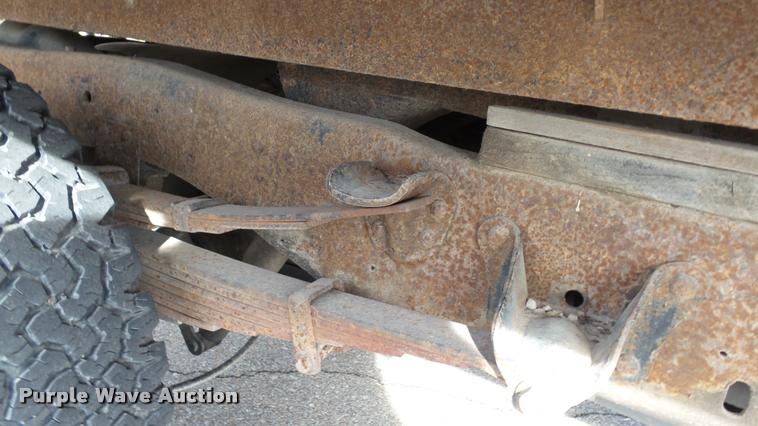 image for item K8101 1987 Ford F350 XL dump bed pickup truck