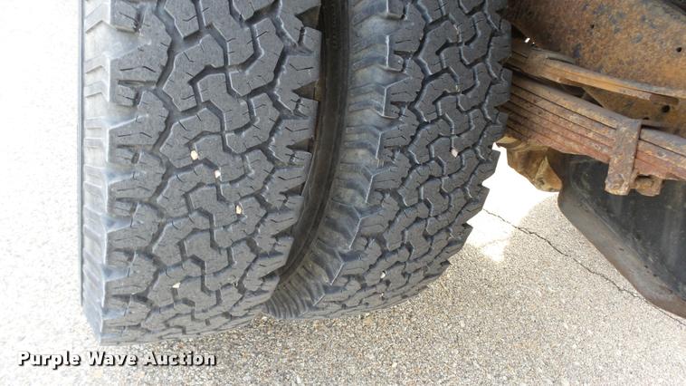 image for item K8101 1987 Ford F350 XL dump bed pickup truck