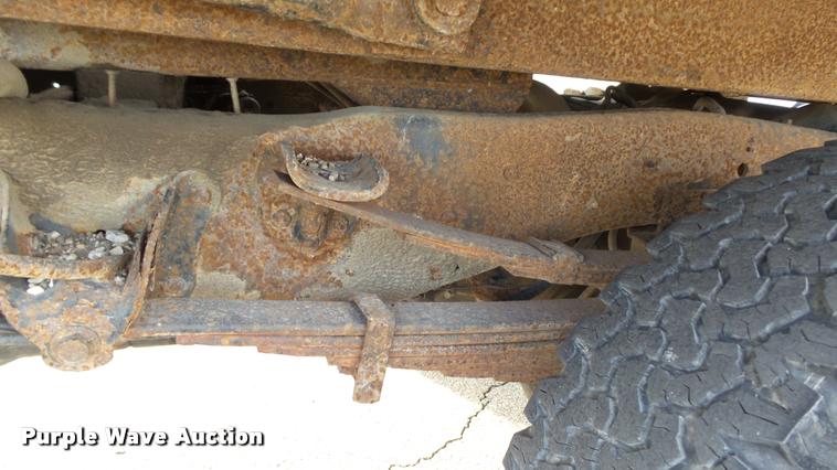 image for item K8101 1987 Ford F350 XL dump bed pickup truck