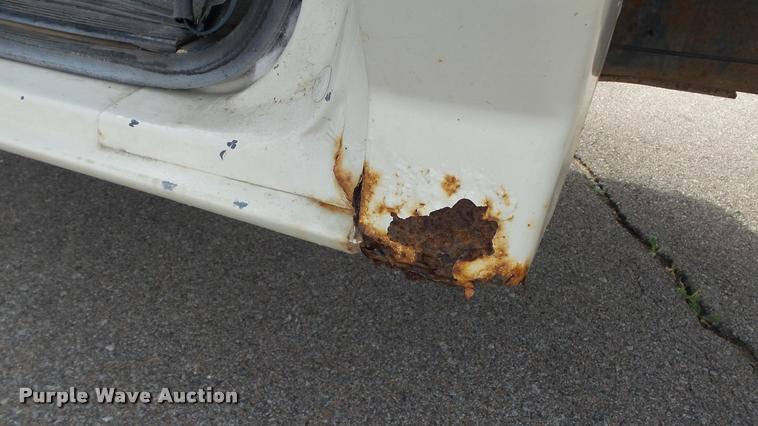 image for item K8101 1987 Ford F350 XL dump bed pickup truck