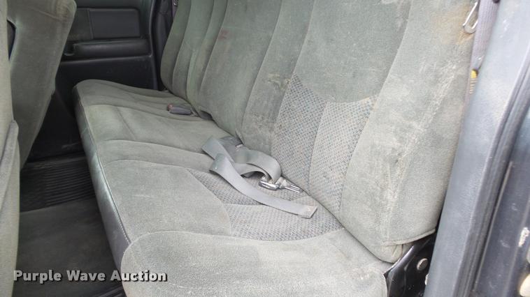 image for item K8104 2004 Chevrolet Silverado 2500 Ext. Cab pickup truck