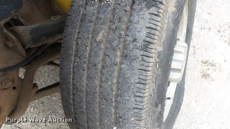 image for item K8104 2004 Chevrolet Silverado 2500 Ext. Cab pickup truck