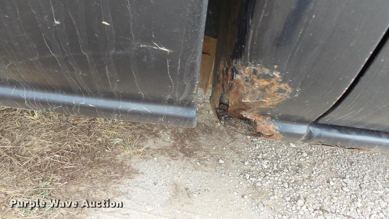 image for item K8104 2004 Chevrolet Silverado 2500 Ext. Cab pickup truck