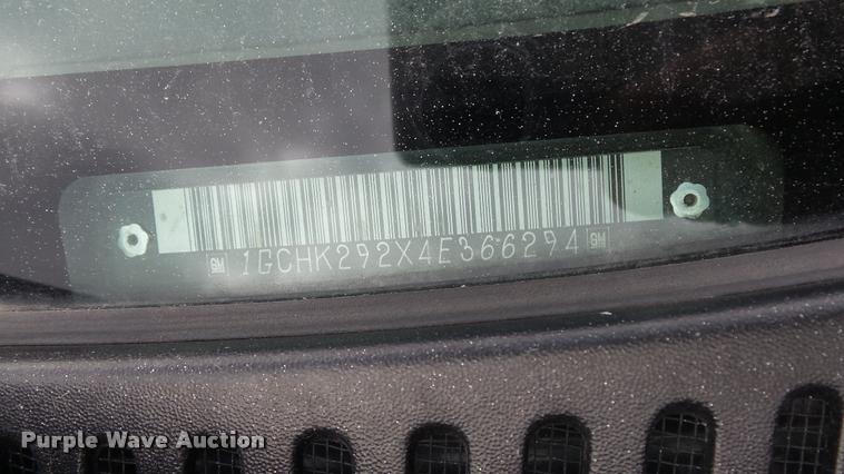 image for item K8104 2004 Chevrolet Silverado 2500 Ext. Cab pickup truck