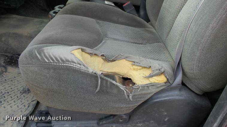 image for item K8105 2006 Chevrolet Silverado 2500 pickup truck