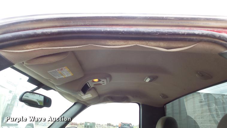 image for item K8105 2006 Chevrolet Silverado 2500 pickup truck