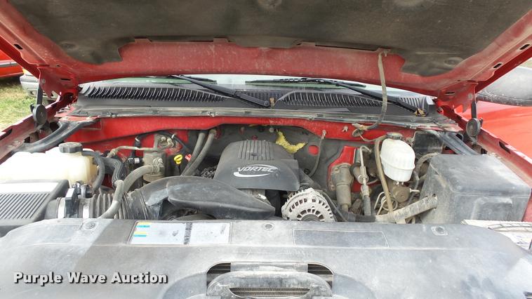 image for item K8105 2006 Chevrolet Silverado 2500 pickup truck