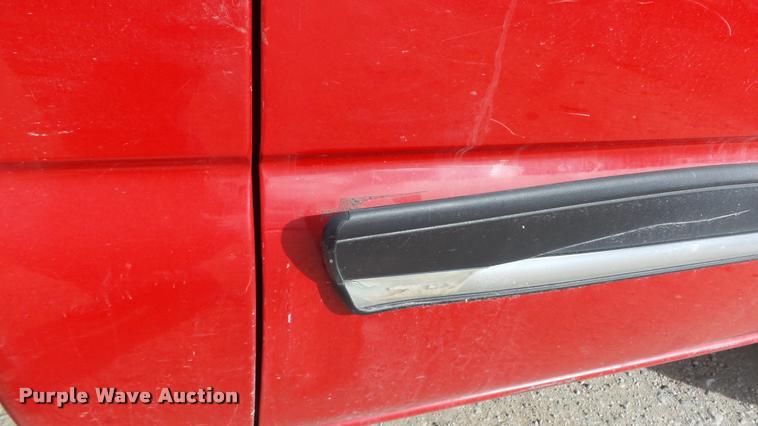 image for item K8105 2006 Chevrolet Silverado 2500 pickup truck