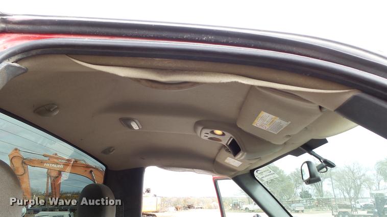 image for item K8105 2006 Chevrolet Silverado 2500 pickup truck